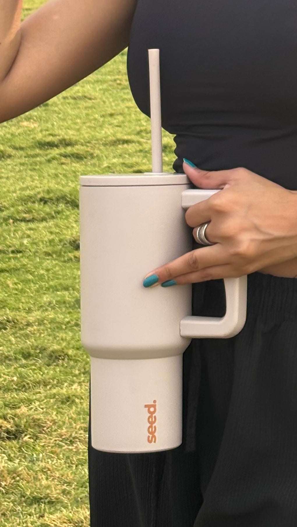 stainless steel tumbler 900mL milk tea